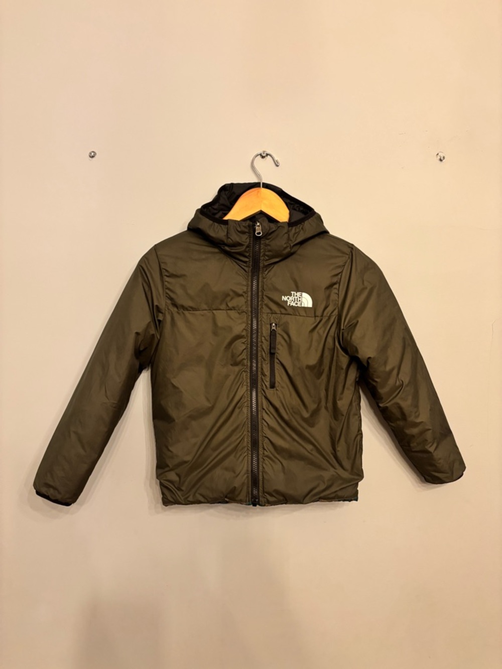 North Face Reversible Perrito Jacket - Boys' in Evergreen Camo - Picture 7 of 11